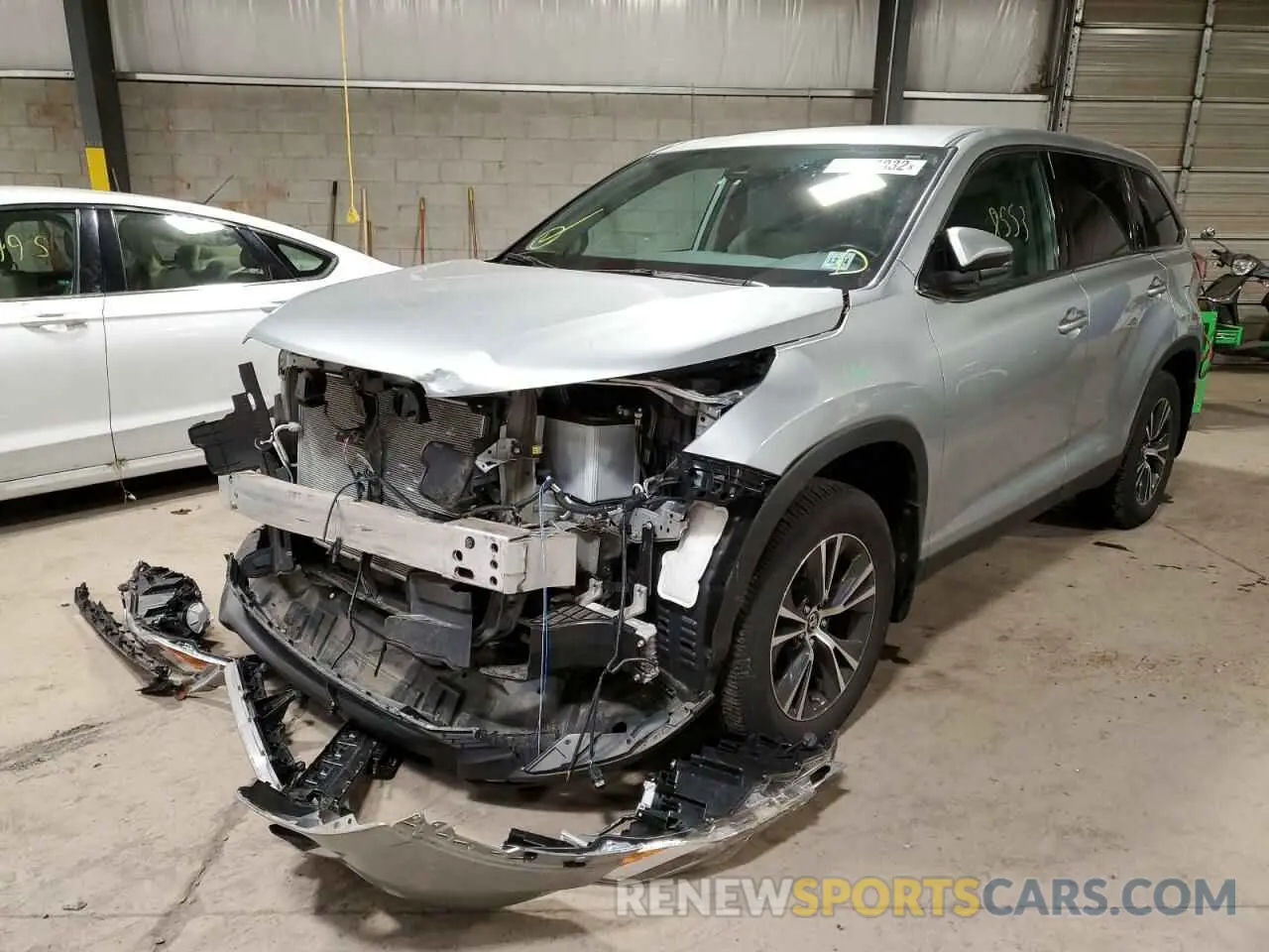 2 fotografías del automóvil dañado 5TDBZRFH4KS918625 TOYOTA HIGHLANDER 2019