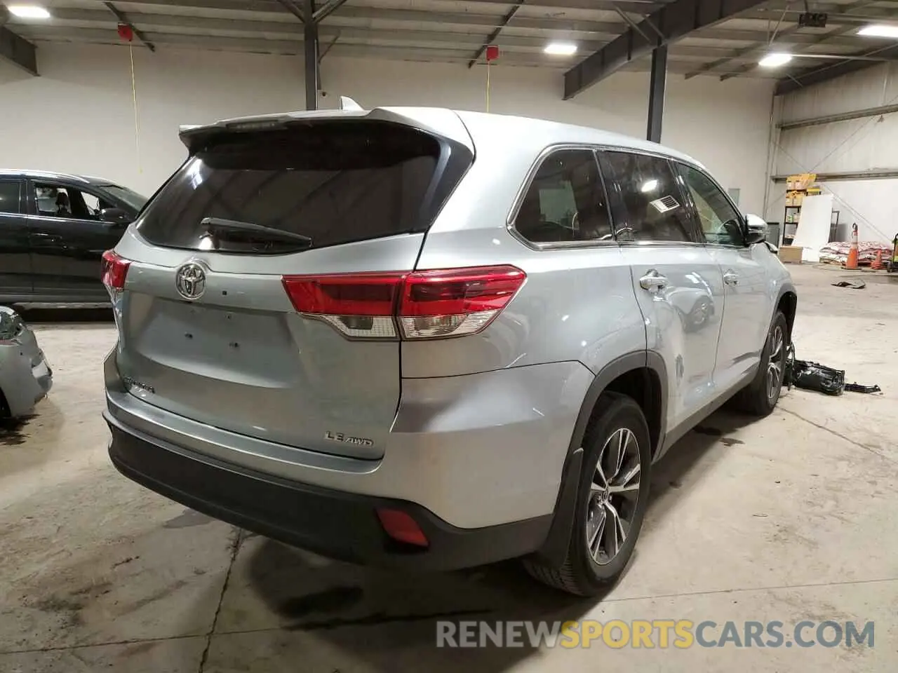 4 fotografías del automóvil dañado 5TDBZRFH4KS918625 TOYOTA HIGHLANDER 2019