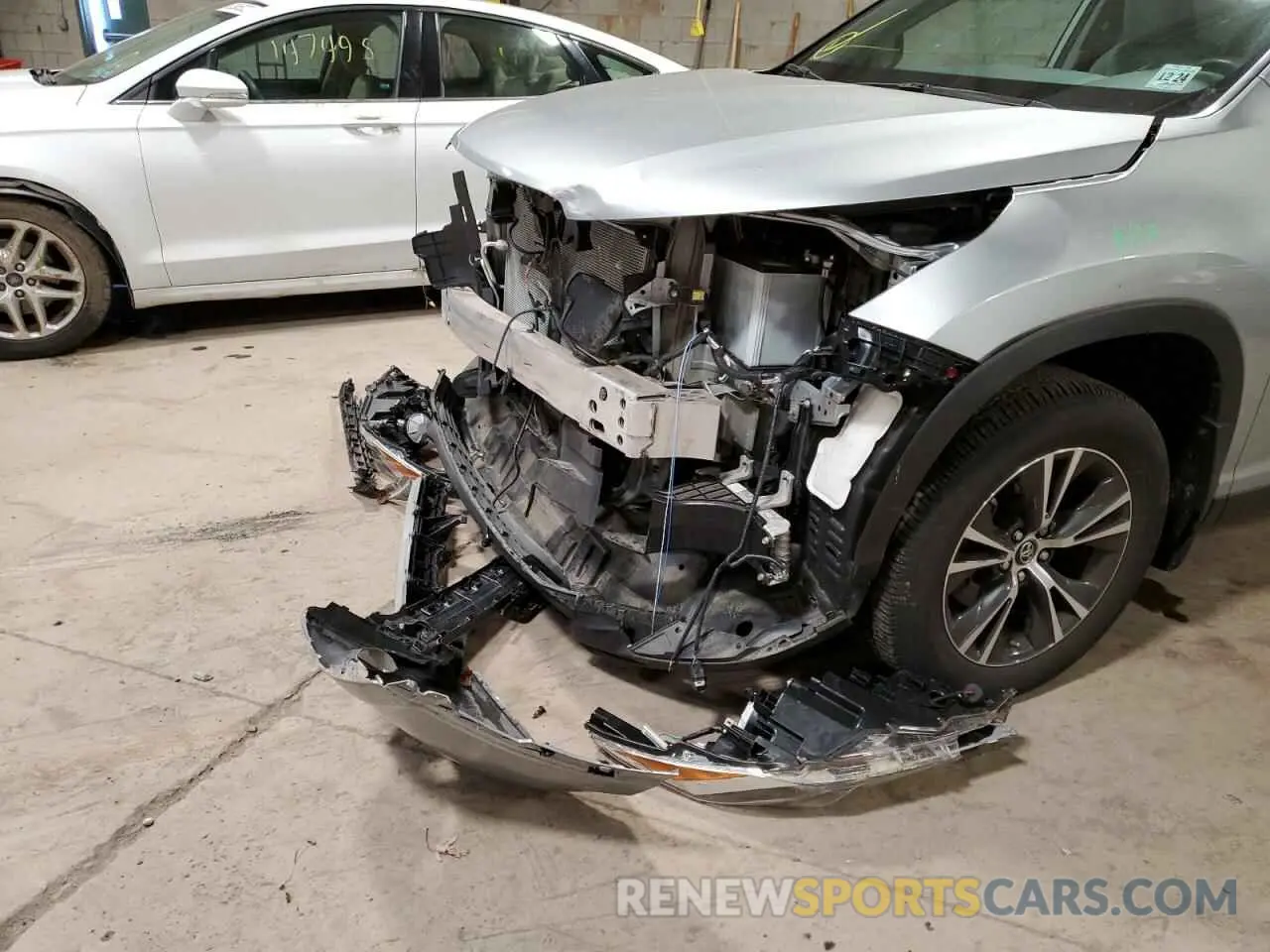 9 fotografías del automóvil dañado 5TDBZRFH4KS918625 TOYOTA HIGHLANDER 2019