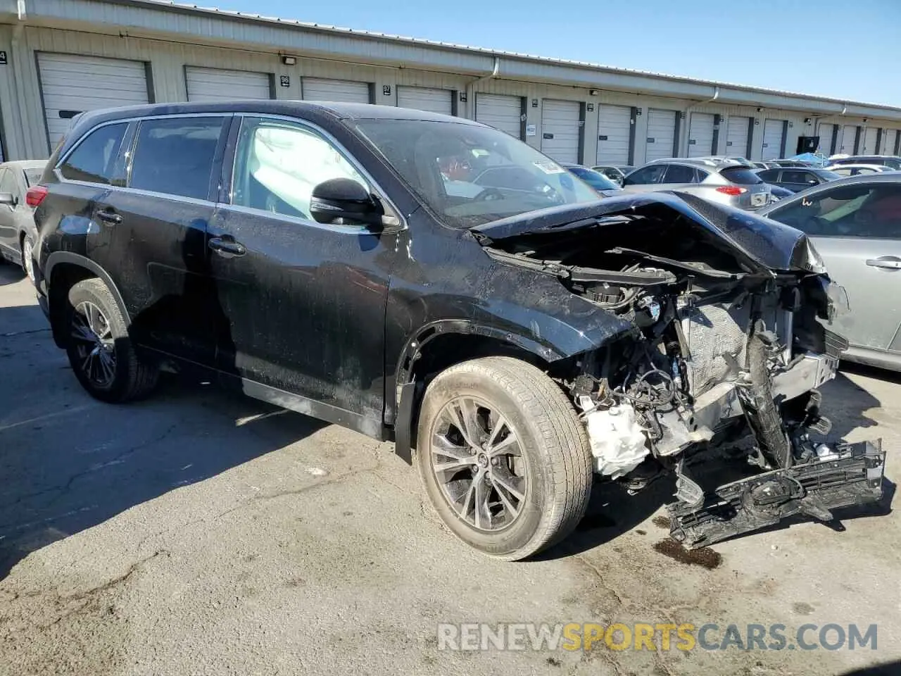 4 fotografías del automóvil dañado 5TDBZRFH4KS919841 TOYOTA HIGHLANDER 2019