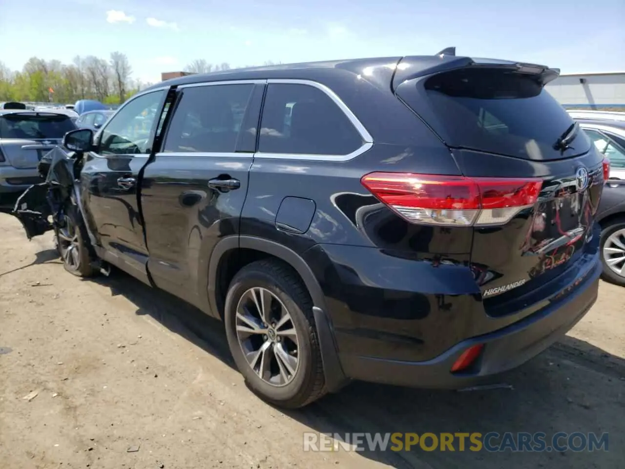 3 fotografías del automóvil dañado 5TDBZRFH4KS992739 TOYOTA HIGHLANDER 2019