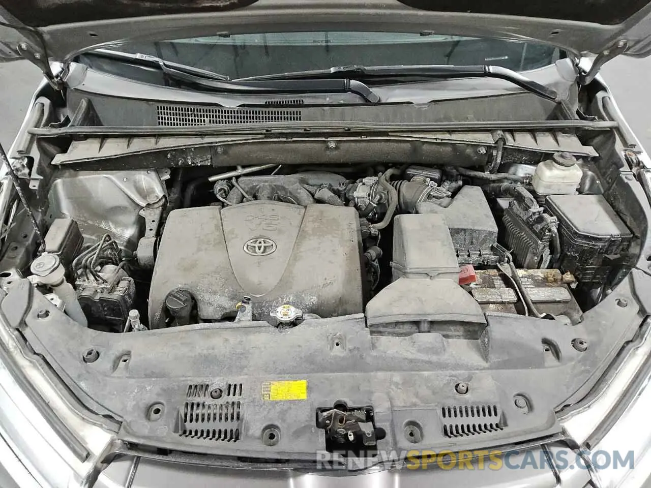 12 fotografías del automóvil dañado 5TDBZRFH4KS995995 TOYOTA HIGHLANDER 2019