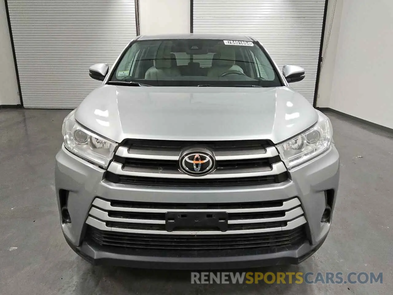 5 fotografías del automóvil dañado 5TDBZRFH4KS995995 TOYOTA HIGHLANDER 2019