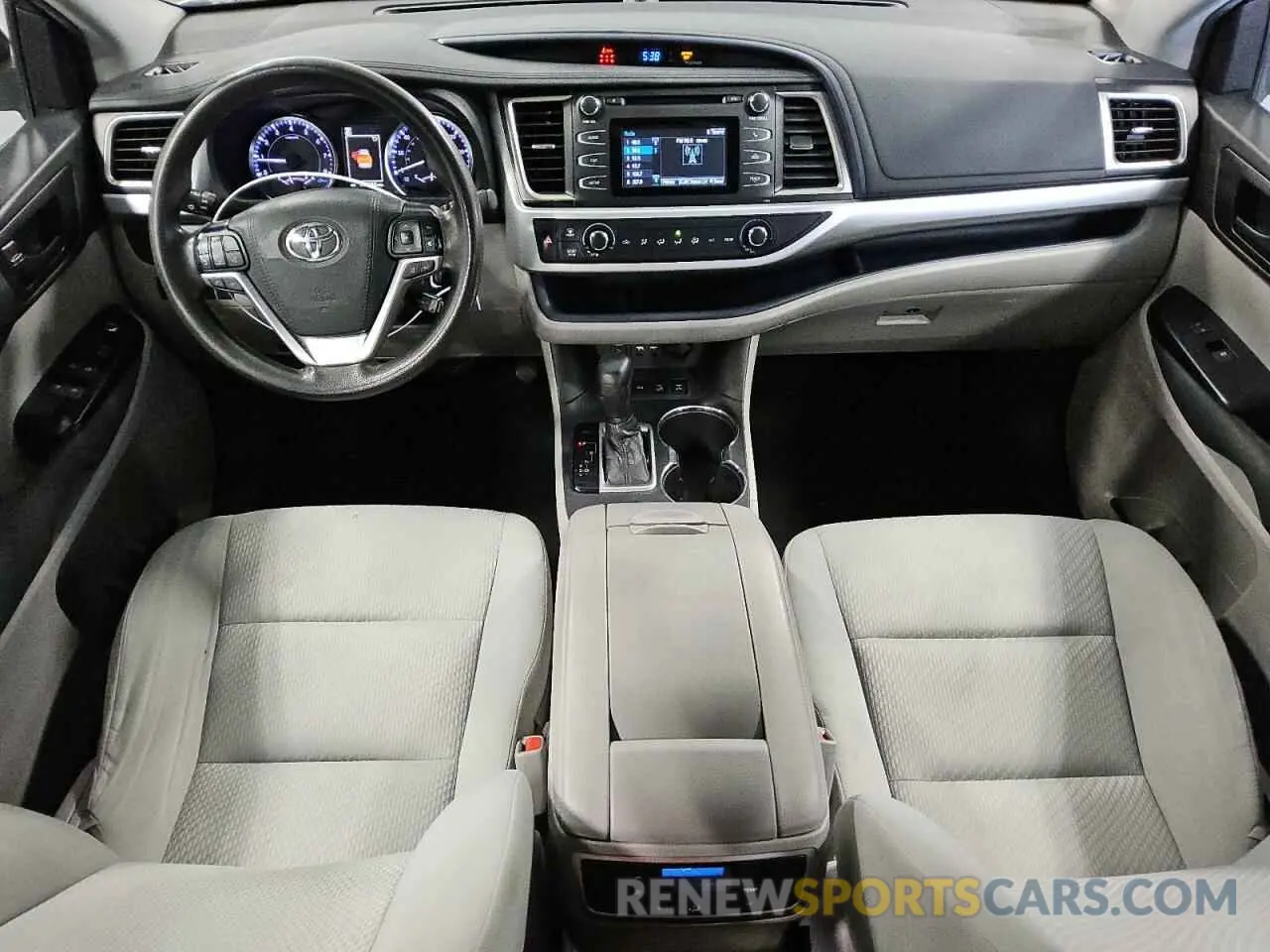 8 fotografías del automóvil dañado 5TDBZRFH4KS995995 TOYOTA HIGHLANDER 2019
