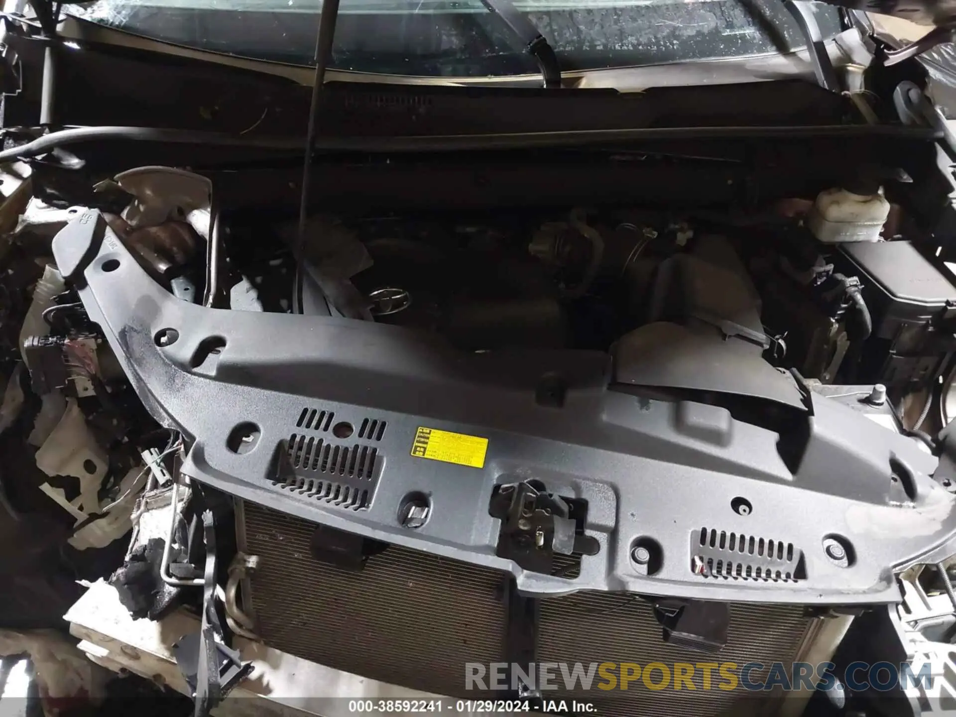 10 fotografías del automóvil dañado 5TDBZRFH4KS998752 TOYOTA HIGHLANDER 2019
