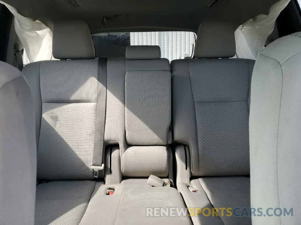 10 fotografías del automóvil dañado 5TDBZRFH5KS707188 TOYOTA HIGHLANDER 2019