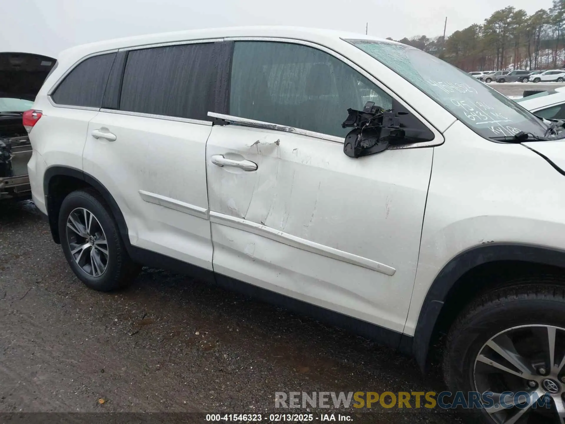 17 fotografías del automóvil dañado 5TDBZRFH5KS720457 TOYOTA HIGHLANDER 2019