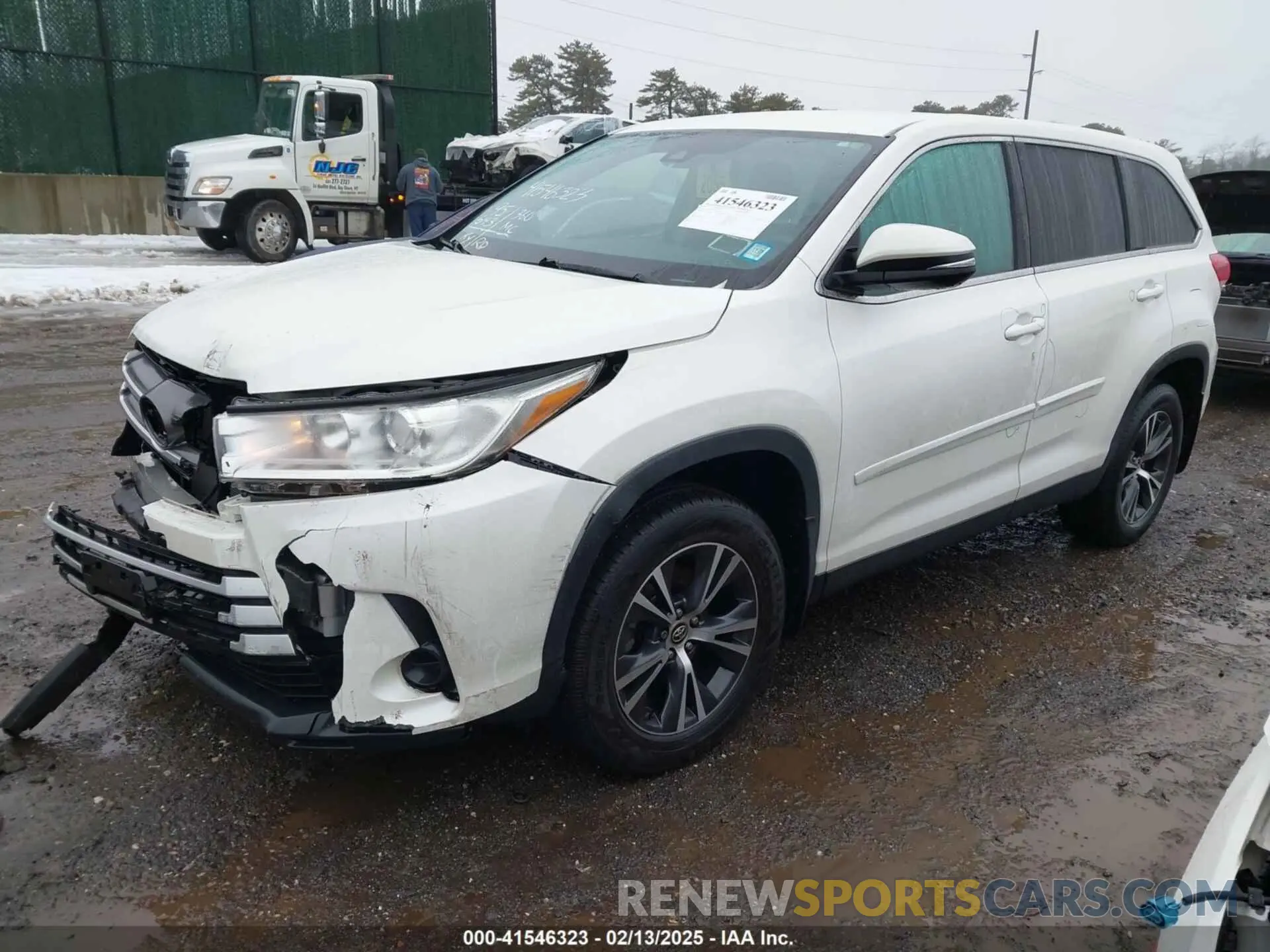 2 fotografías del automóvil dañado 5TDBZRFH5KS720457 TOYOTA HIGHLANDER 2019