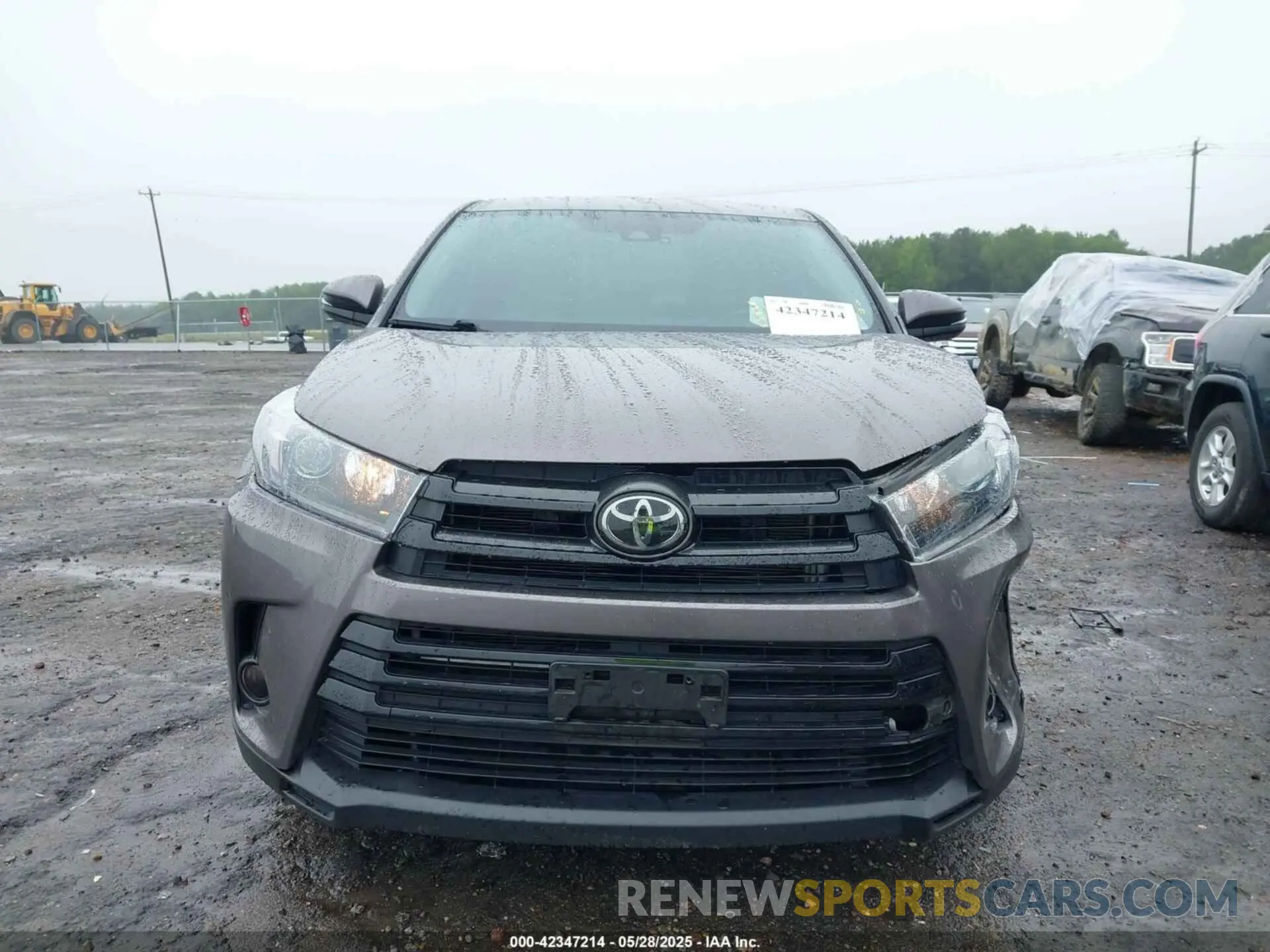 12 fotografías del automóvil dañado 5TDBZRFH5KS736089 TOYOTA HIGHLANDER 2019