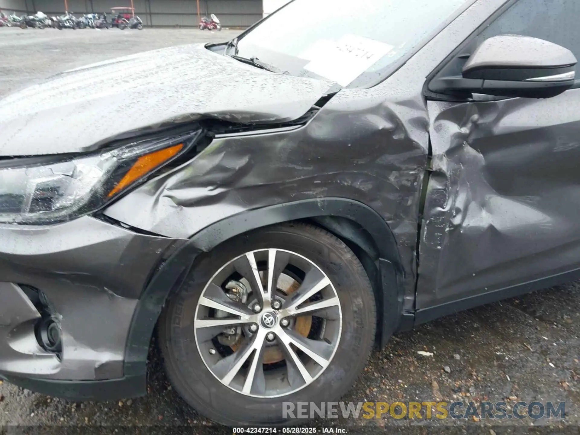 6 fotografías del automóvil dañado 5TDBZRFH5KS736089 TOYOTA HIGHLANDER 2019