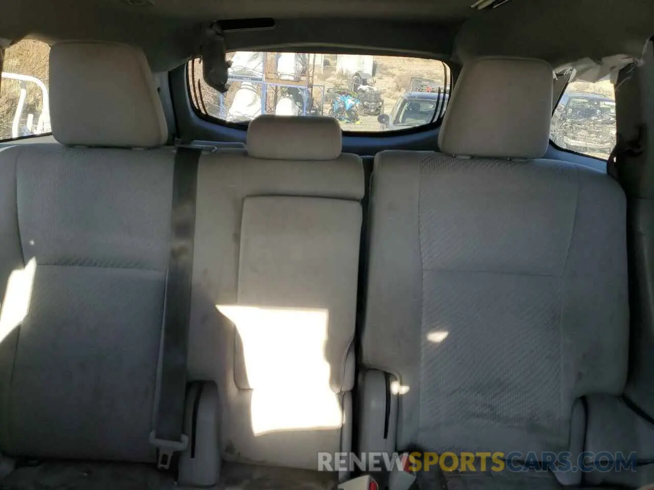 10 fotografías del automóvil dañado 5TDBZRFH5KS737310 TOYOTA HIGHLANDER 2019