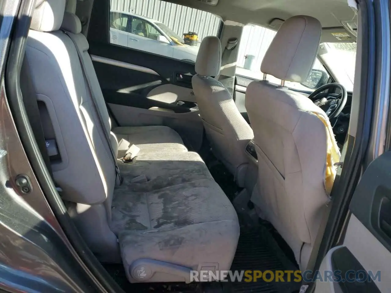 11 fotografías del automóvil dañado 5TDBZRFH5KS737310 TOYOTA HIGHLANDER 2019