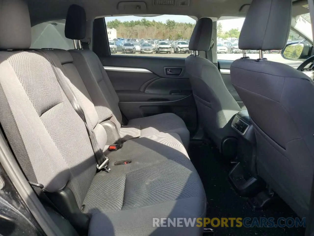 11 fotografías del automóvil dañado 5TDBZRFH5KS739042 TOYOTA HIGHLANDER 2019