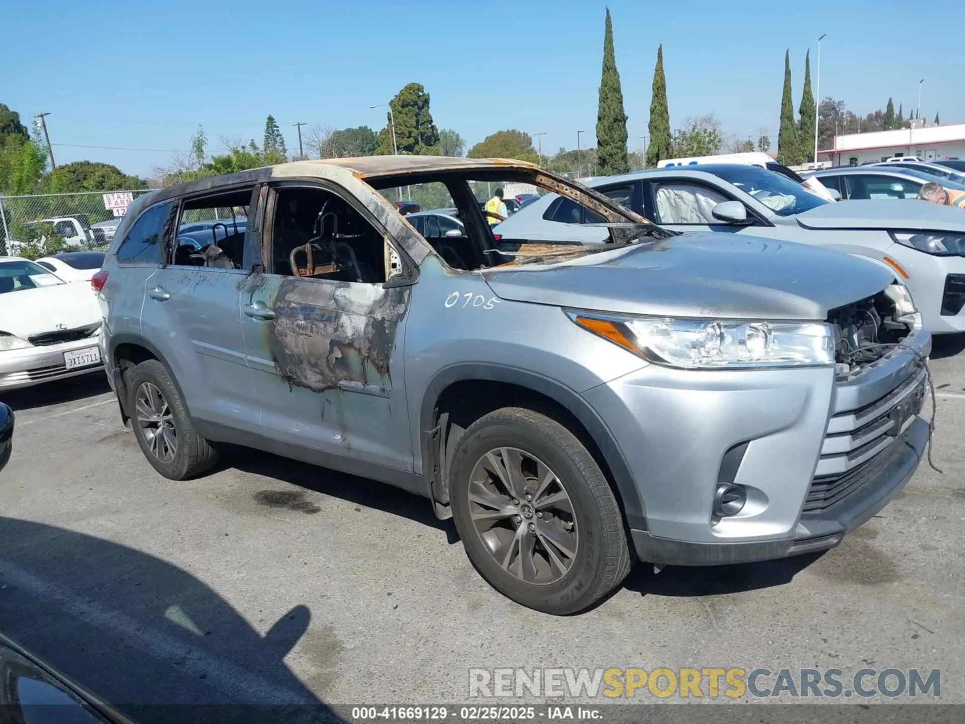 12 fotografías del automóvil dañado 5TDBZRFH5KS916530 TOYOTA HIGHLANDER 2019