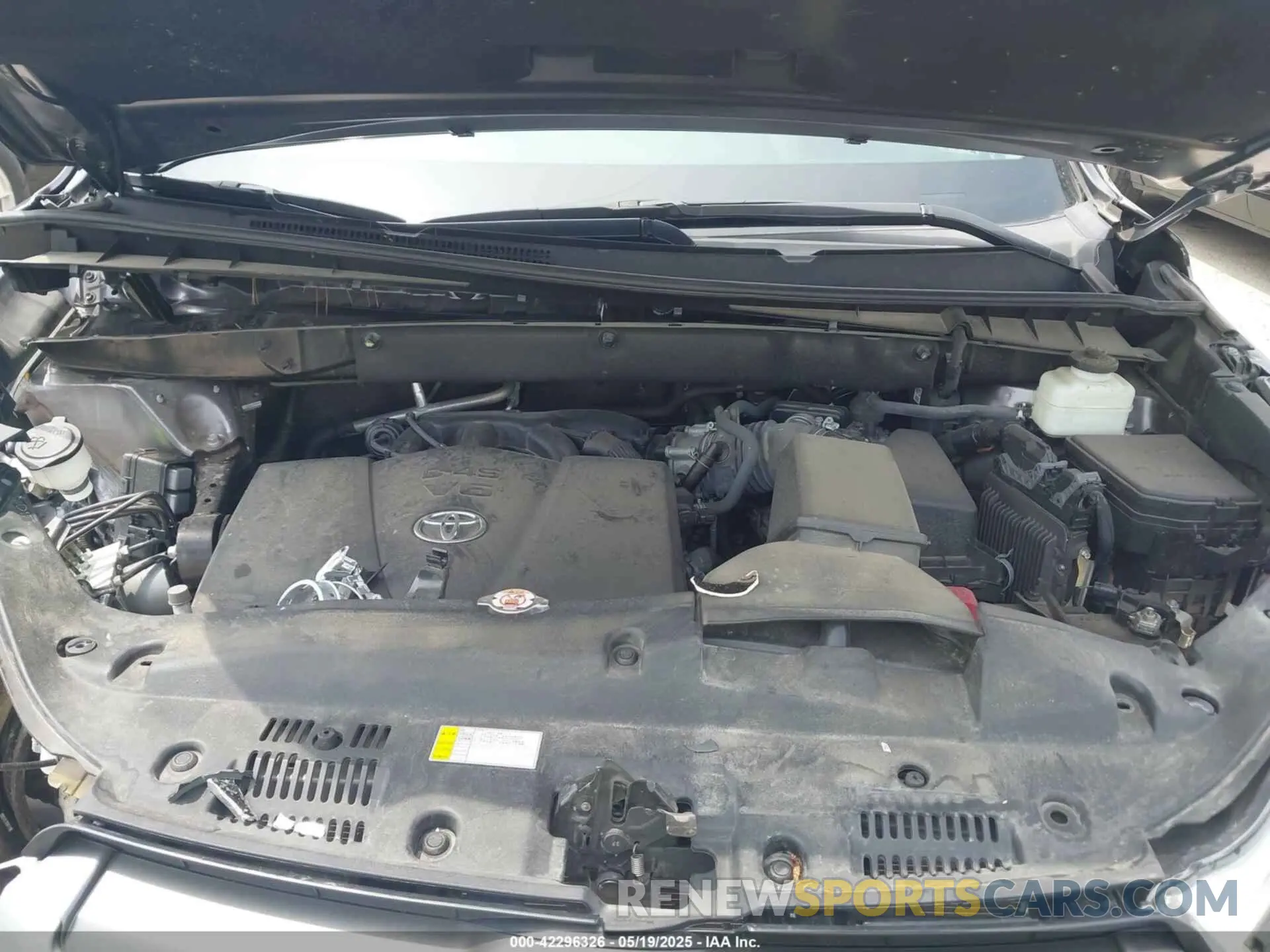 10 fotografías del automóvil dañado 5TDBZRFH6KS718068 TOYOTA HIGHLANDER 2019