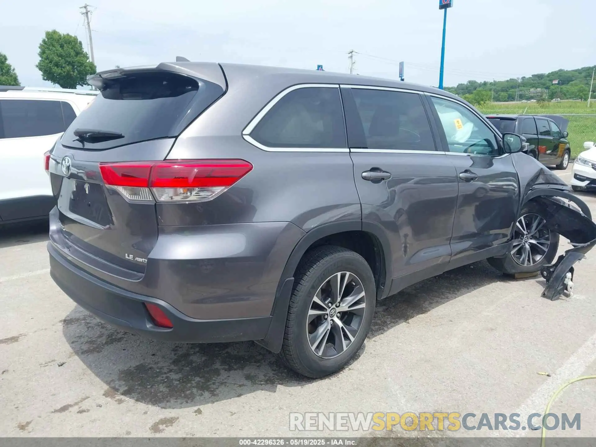 4 fotografías del automóvil dañado 5TDBZRFH6KS718068 TOYOTA HIGHLANDER 2019