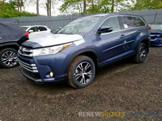 2 fotografías del automóvil dañado 5TDBZRFH6KS939198 TOYOTA HIGHLANDER 2019