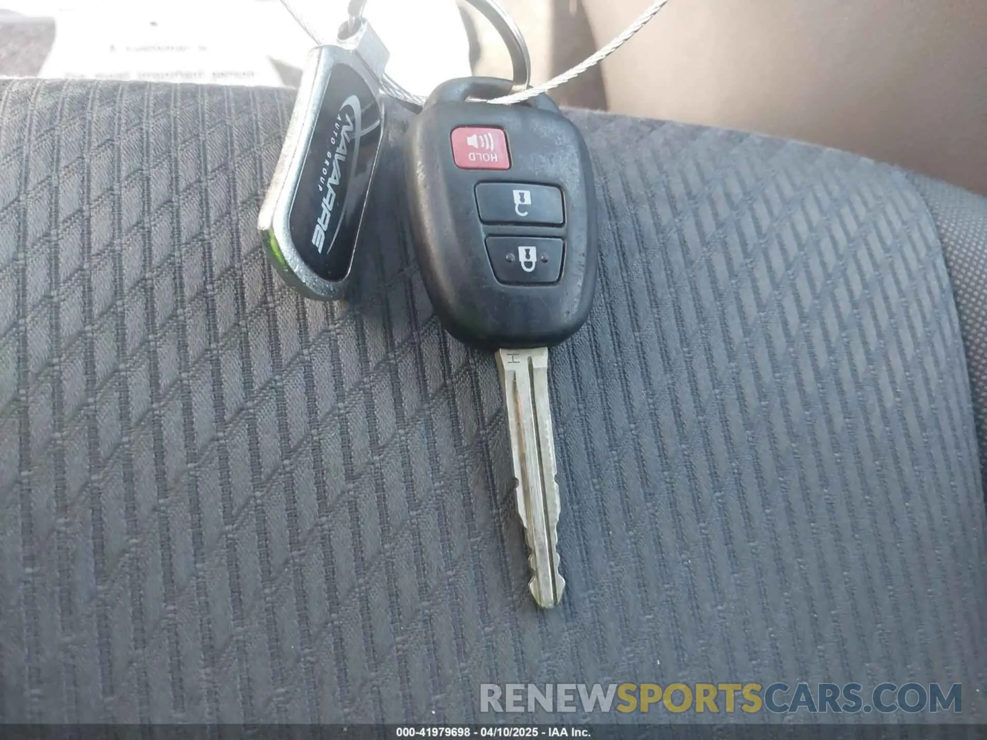 11 fotografías del automóvil dañado 5TDBZRFH6KS945258 TOYOTA HIGHLANDER 2019