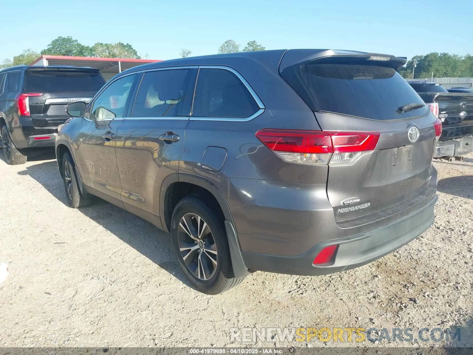 3 fotografías del automóvil dañado 5TDBZRFH6KS945258 TOYOTA HIGHLANDER 2019