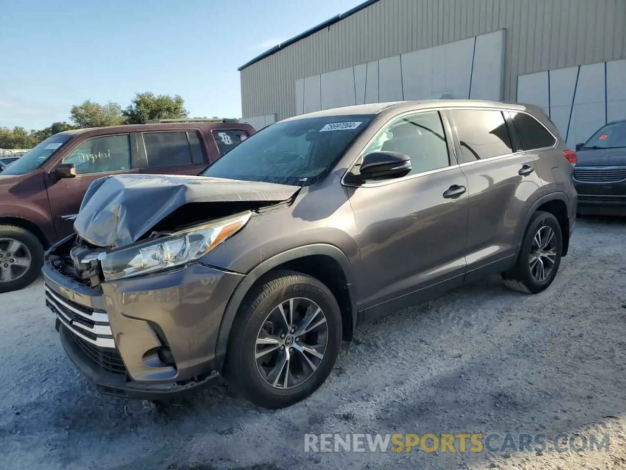 1 fotografías del automóvil dañado 5TDBZRFH6KS960357 TOYOTA HIGHLANDER 2019