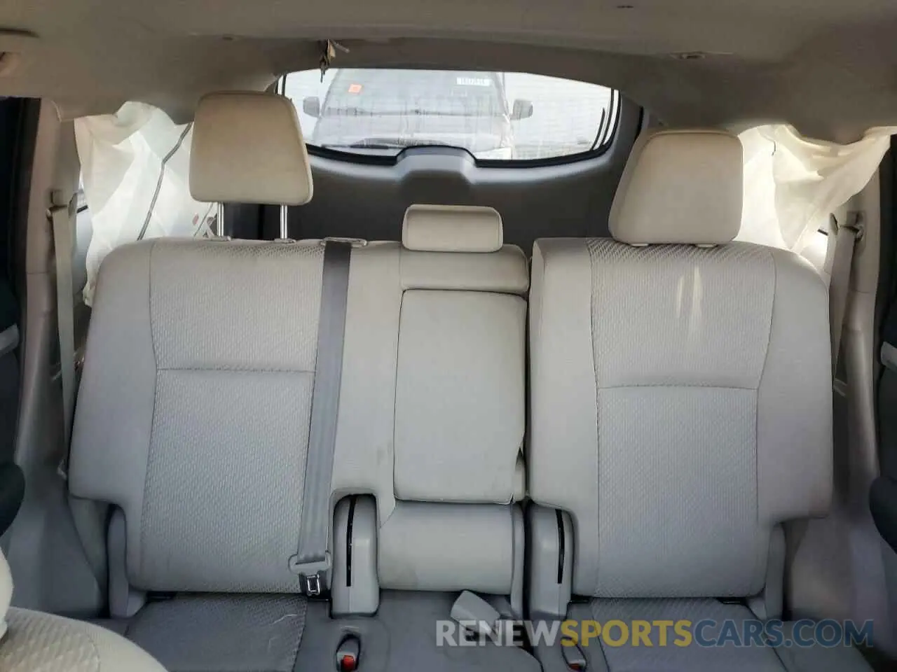 10 fotografías del automóvil dañado 5TDBZRFH6KS960357 TOYOTA HIGHLANDER 2019