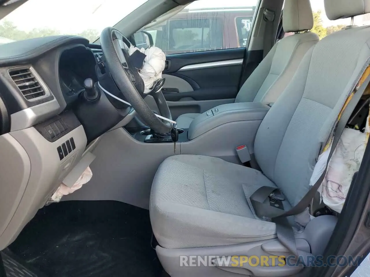 7 fotografías del automóvil dañado 5TDBZRFH6KS960357 TOYOTA HIGHLANDER 2019