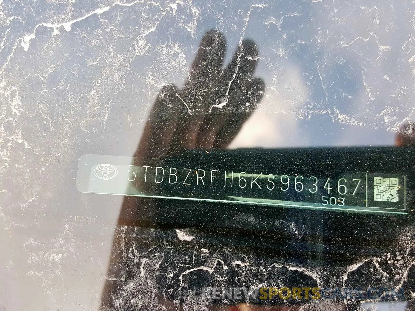 10 fotografías del automóvil dañado 5TDBZRFH6KS963467 TOYOTA HIGHLANDER 2019