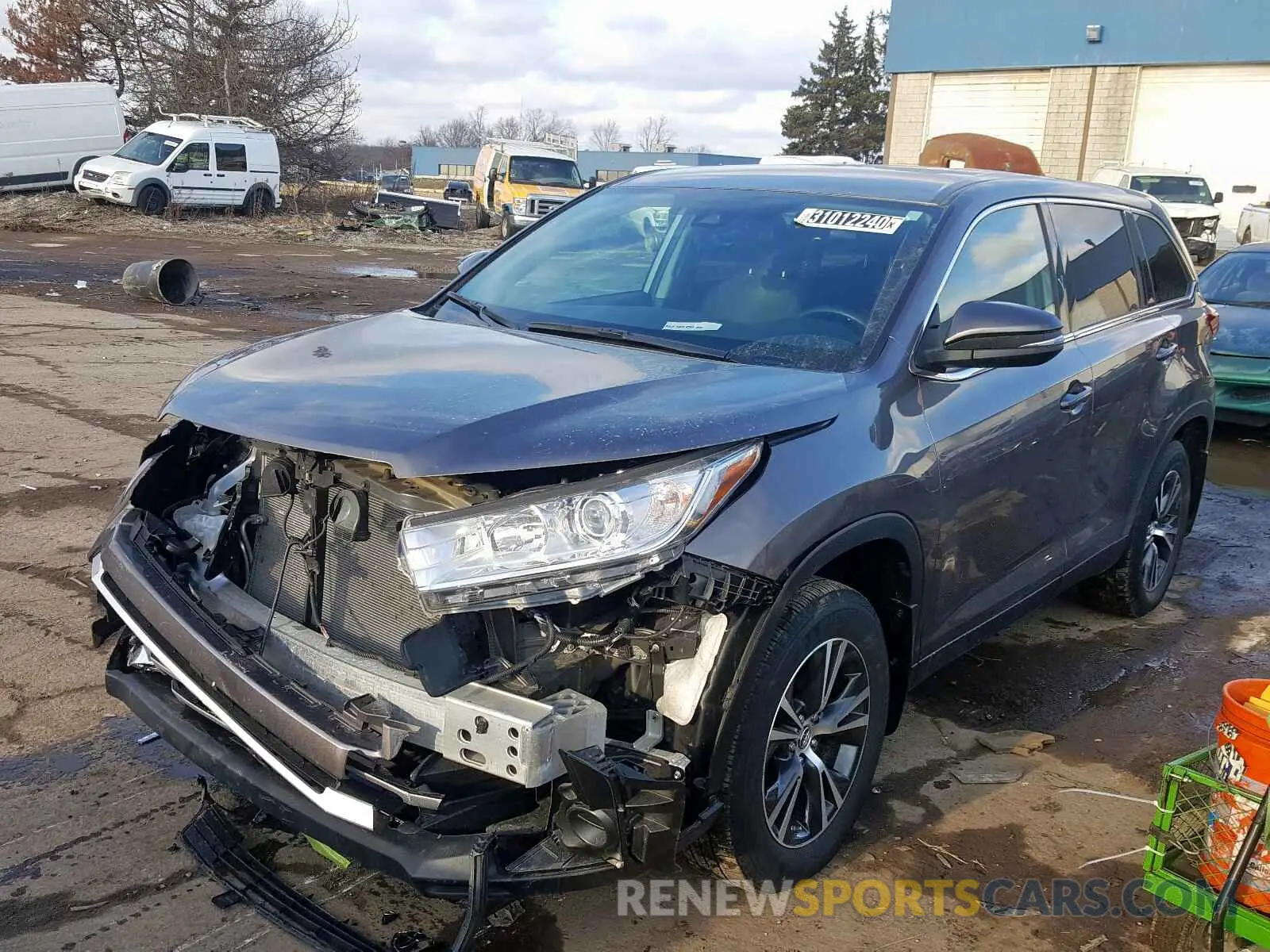 2 fotografías del automóvil dañado 5TDBZRFH6KS963467 TOYOTA HIGHLANDER 2019