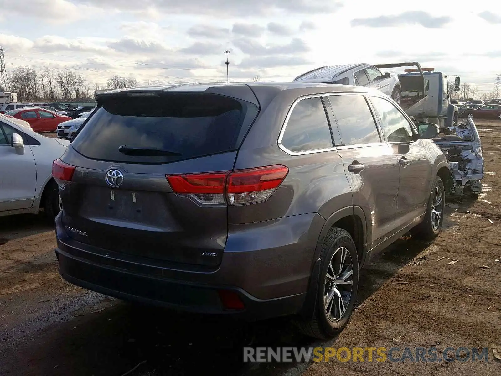 4 fotografías del automóvil dañado 5TDBZRFH6KS963467 TOYOTA HIGHLANDER 2019