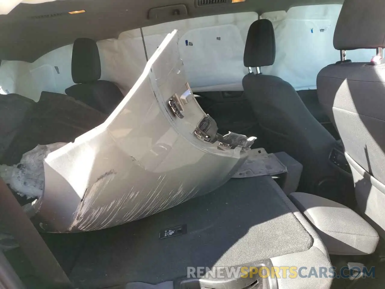 10 fotografías del automóvil dañado 5TDBZRFH6KS979748 TOYOTA HIGHLANDER 2019