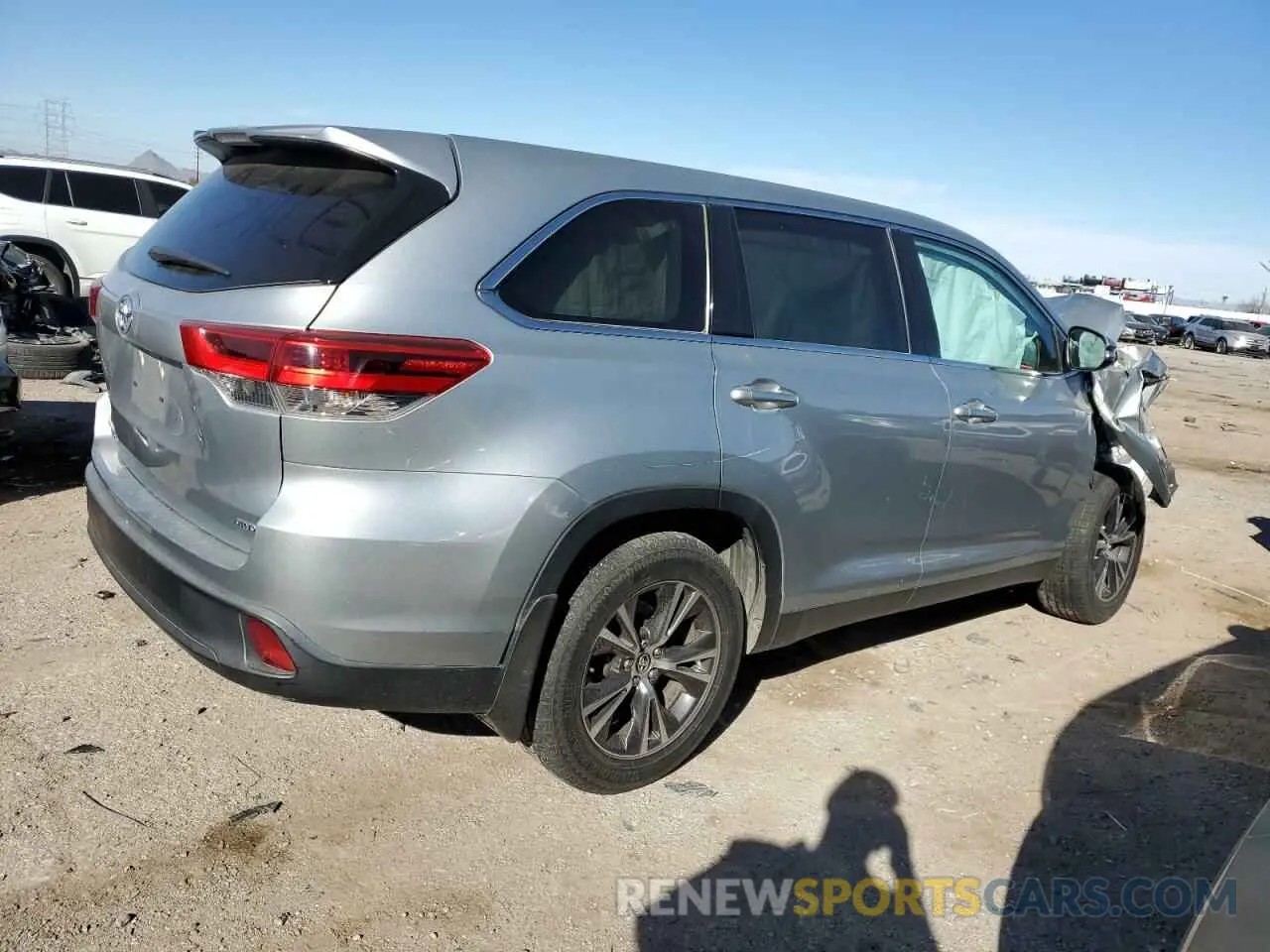 3 fotografías del automóvil dañado 5TDBZRFH6KS979748 TOYOTA HIGHLANDER 2019