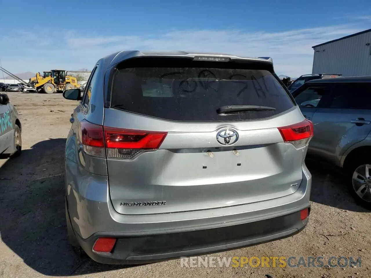 6 fotografías del automóvil dañado 5TDBZRFH6KS979748 TOYOTA HIGHLANDER 2019