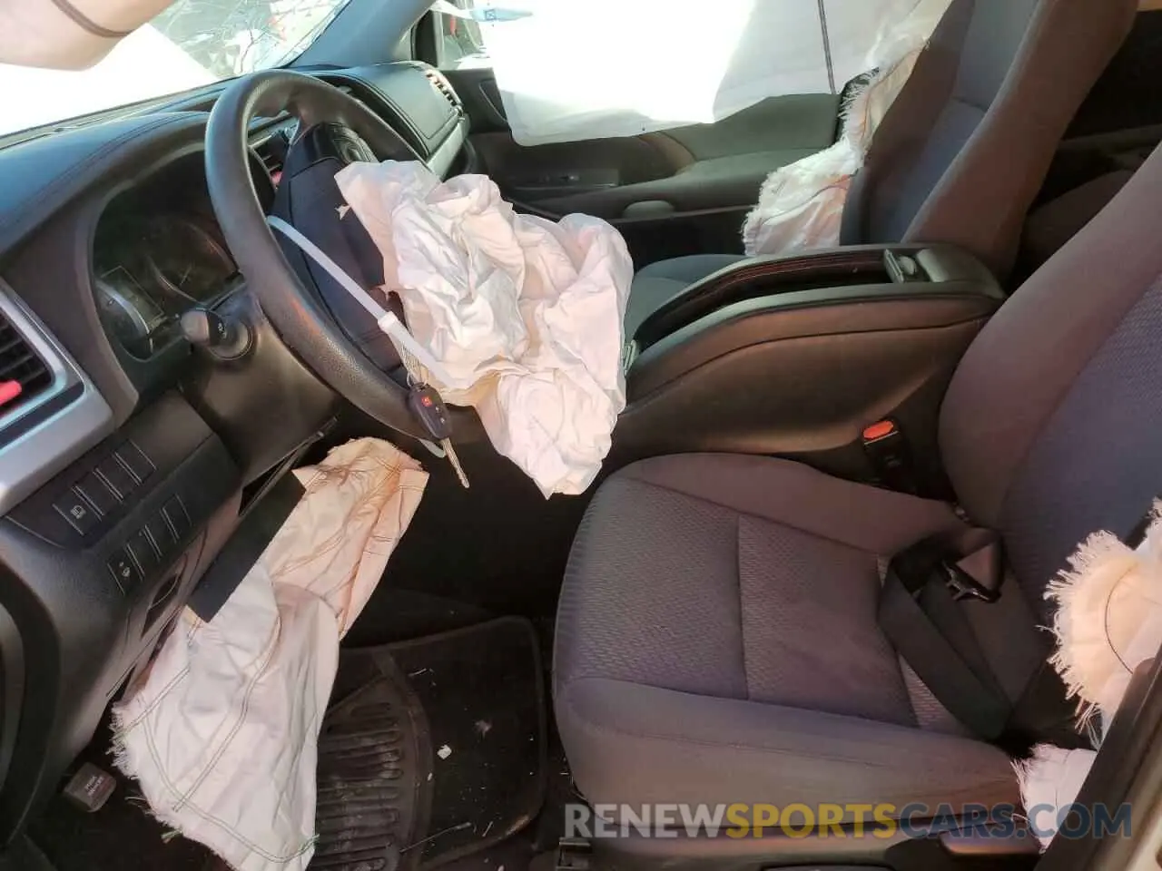 7 fotografías del automóvil dañado 5TDBZRFH6KS979748 TOYOTA HIGHLANDER 2019