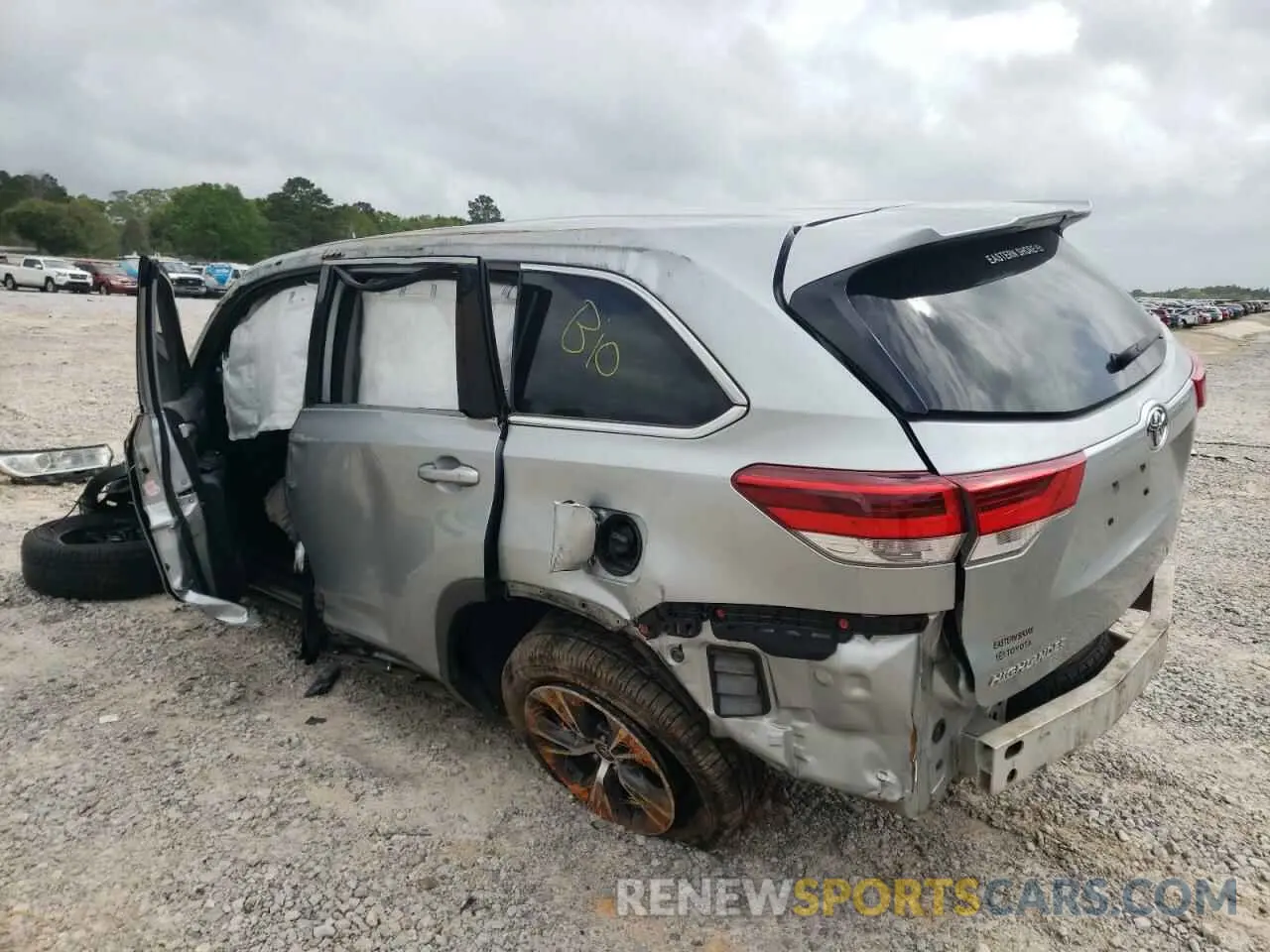2 fotografías del automóvil dañado 5TDBZRFH7KS938335 TOYOTA HIGHLANDER 2019
