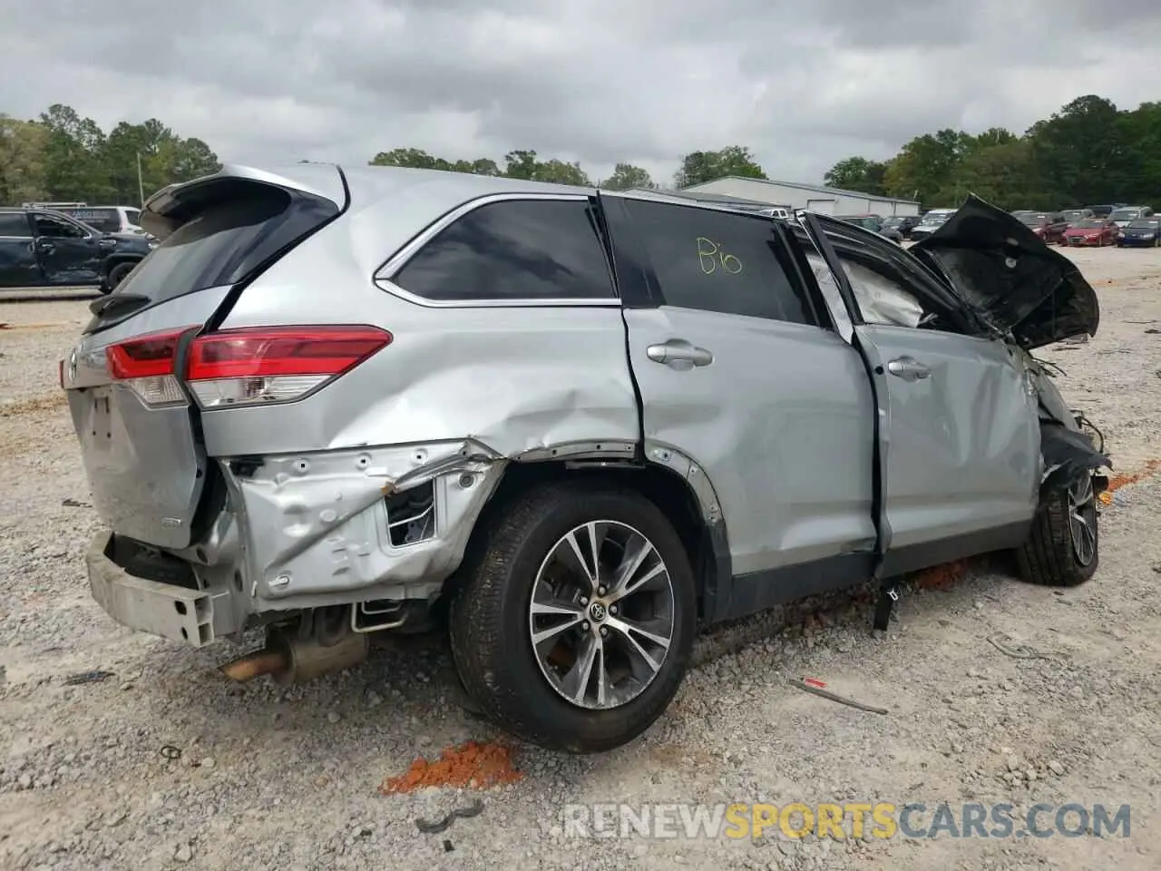 3 fotografías del automóvil dañado 5TDBZRFH7KS938335 TOYOTA HIGHLANDER 2019
