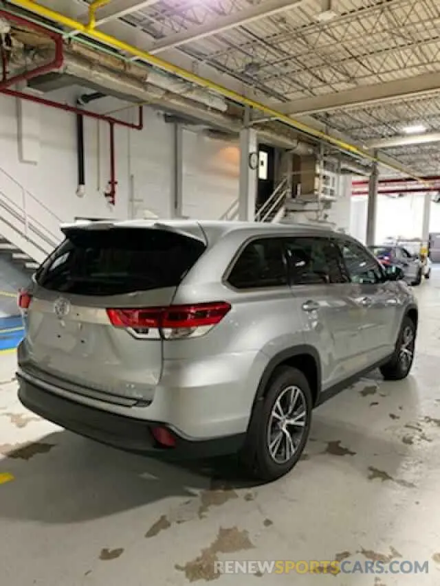 3 fotografías del automóvil dañado 5TDBZRFH7KS944507 TOYOTA HIGHLANDER 2019