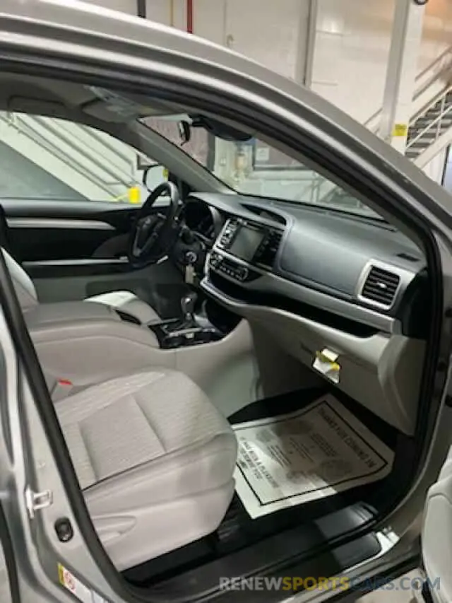 5 fotografías del automóvil dañado 5TDBZRFH7KS944507 TOYOTA HIGHLANDER 2019