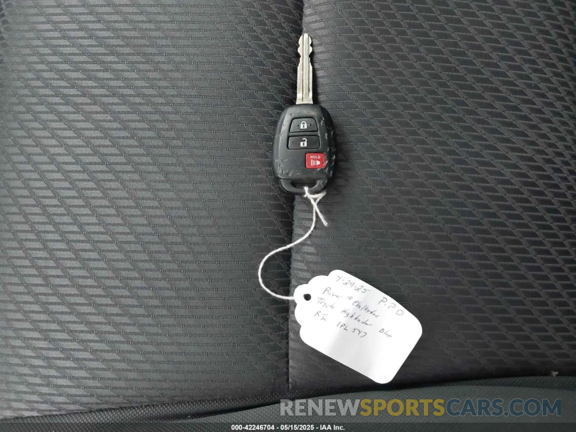11 fotografías del automóvil dañado 5TDBZRFH7KS952896 TOYOTA HIGHLANDER 2019