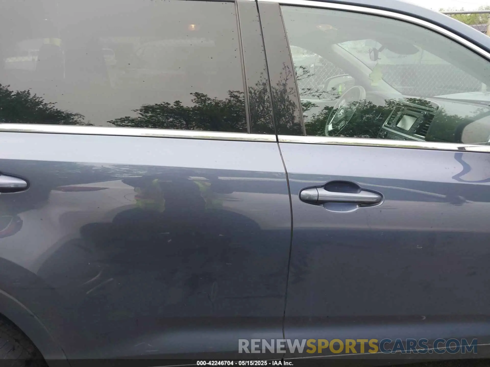 13 fotografías del automóvil dañado 5TDBZRFH7KS952896 TOYOTA HIGHLANDER 2019