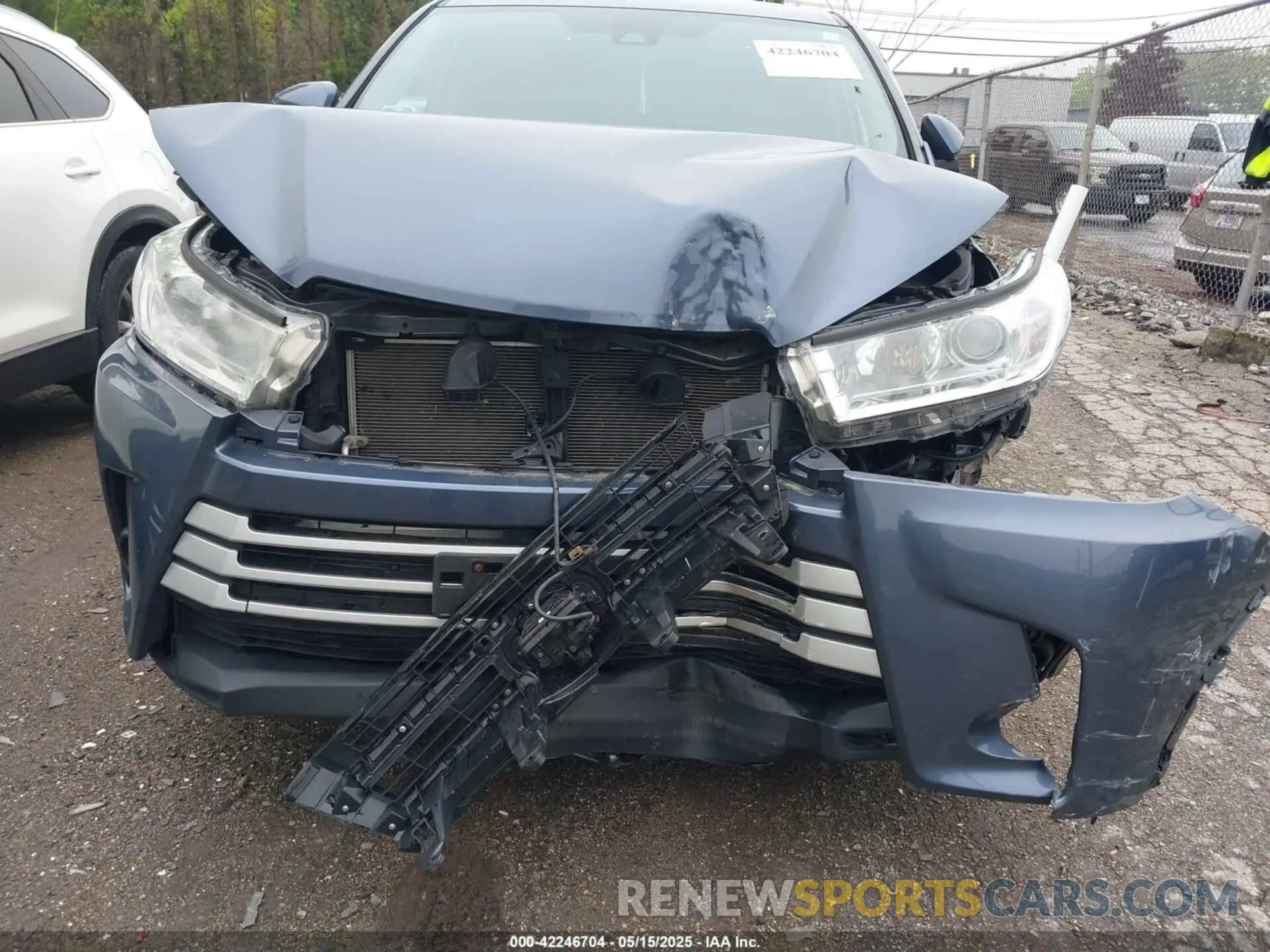6 fotografías del automóvil dañado 5TDBZRFH7KS952896 TOYOTA HIGHLANDER 2019