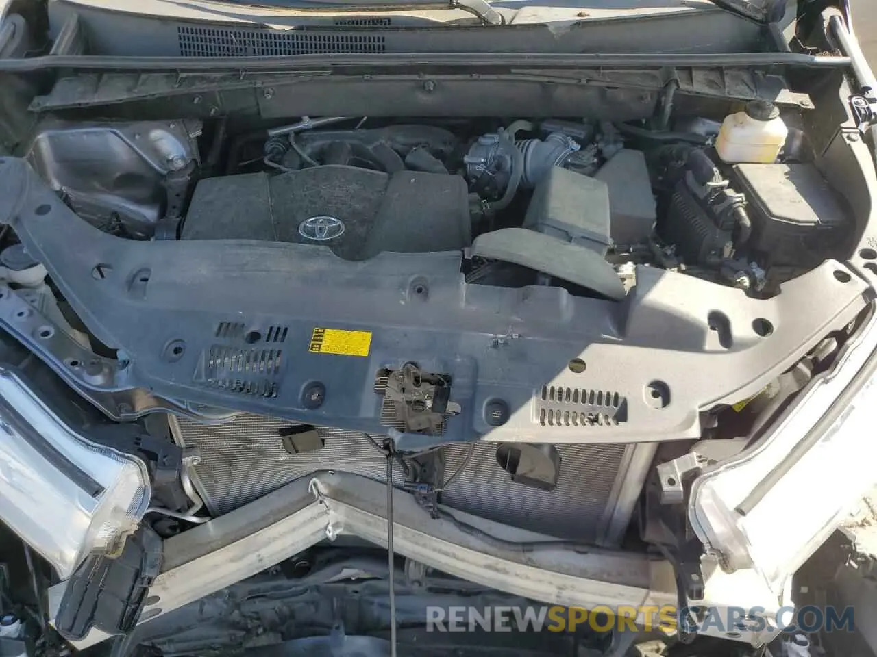 12 fotografías del automóvil dañado 5TDBZRFH7KS999815 TOYOTA HIGHLANDER 2019