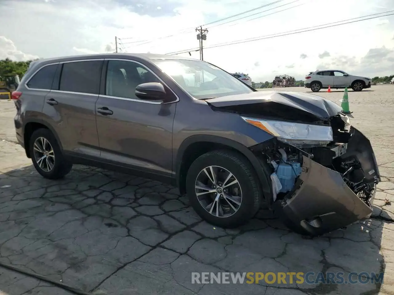 4 fotografías del automóvil dañado 5TDBZRFH7KS999815 TOYOTA HIGHLANDER 2019