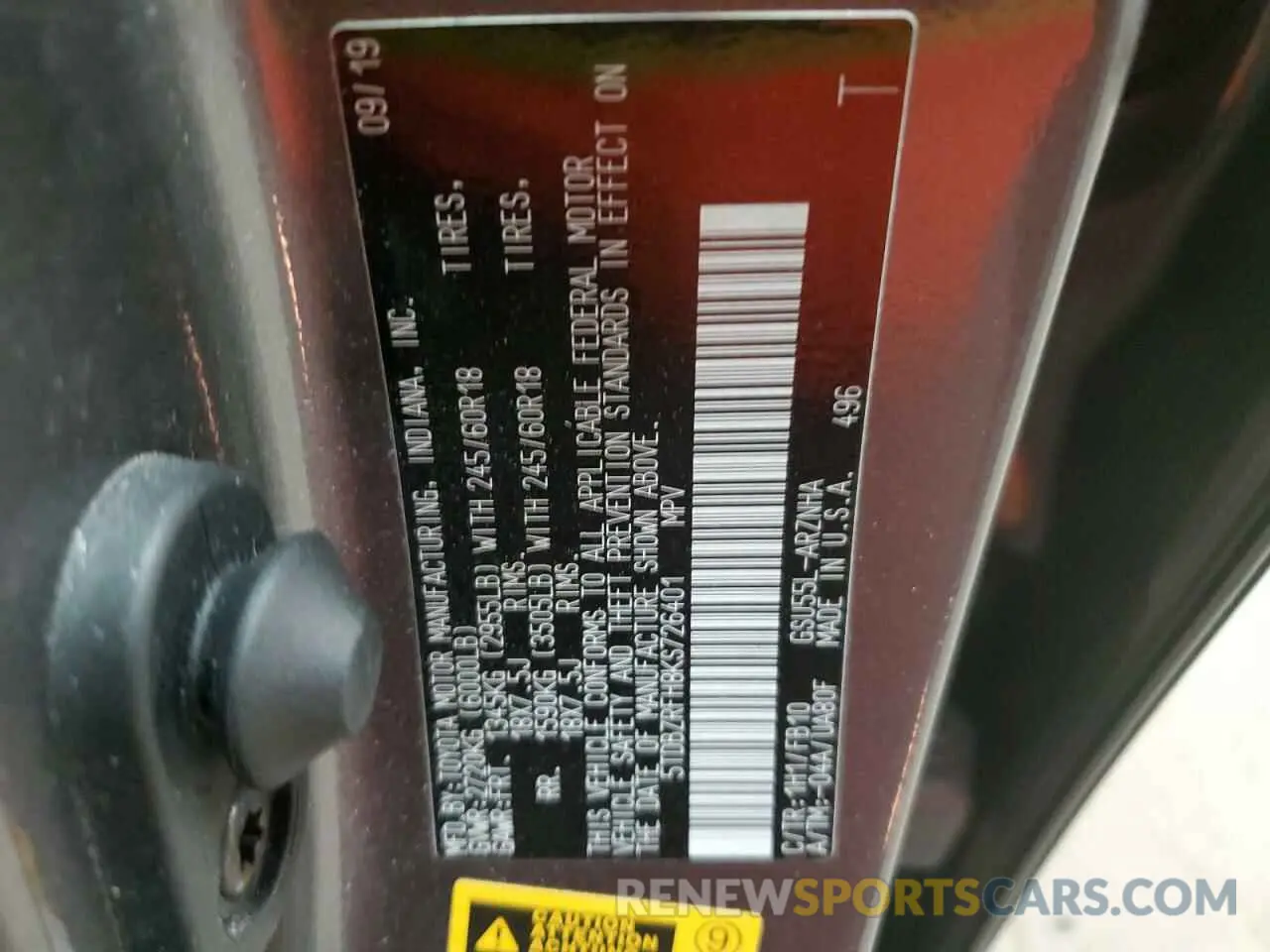 15 fotografías del automóvil dañado 5TDBZRFH8KS726401 TOYOTA HIGHLANDER 2019