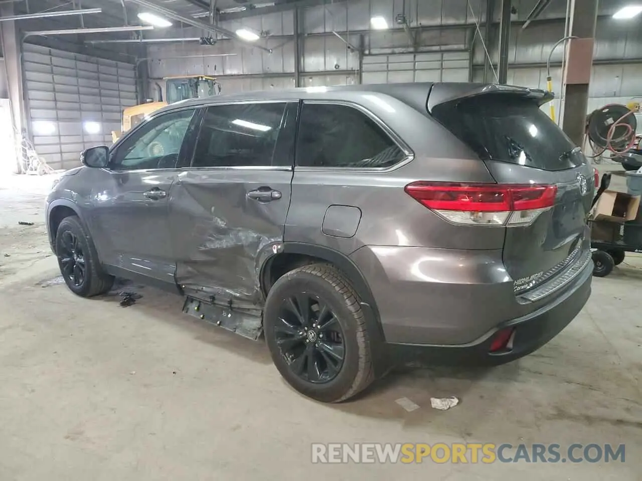 2 fotografías del automóvil dañado 5TDBZRFH8KS726401 TOYOTA HIGHLANDER 2019