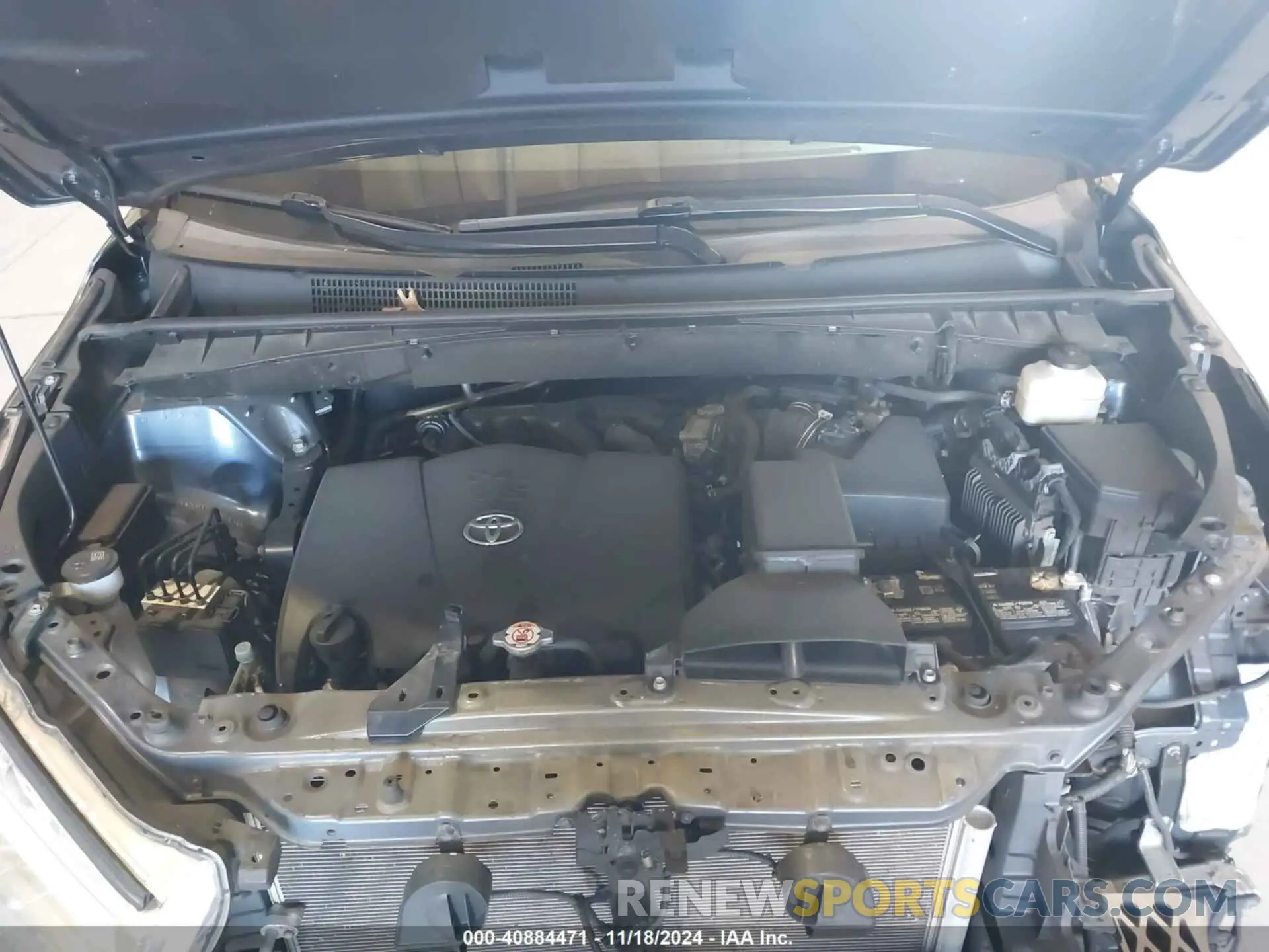10 fotografías del automóvil dañado 5TDBZRFH8KS740959 TOYOTA HIGHLANDER 2019