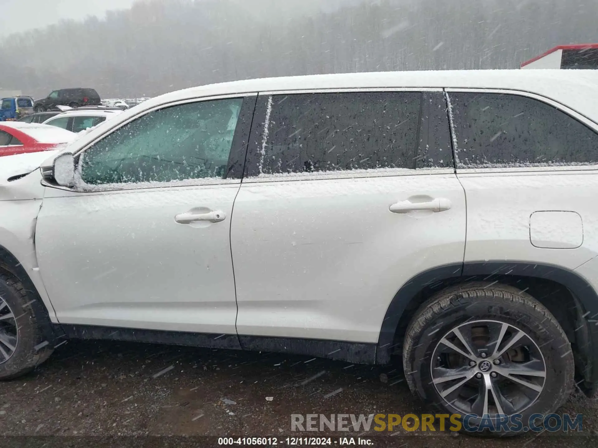 15 fotografías del automóvil dañado 5TDBZRFH8KS919017 TOYOTA HIGHLANDER 2019