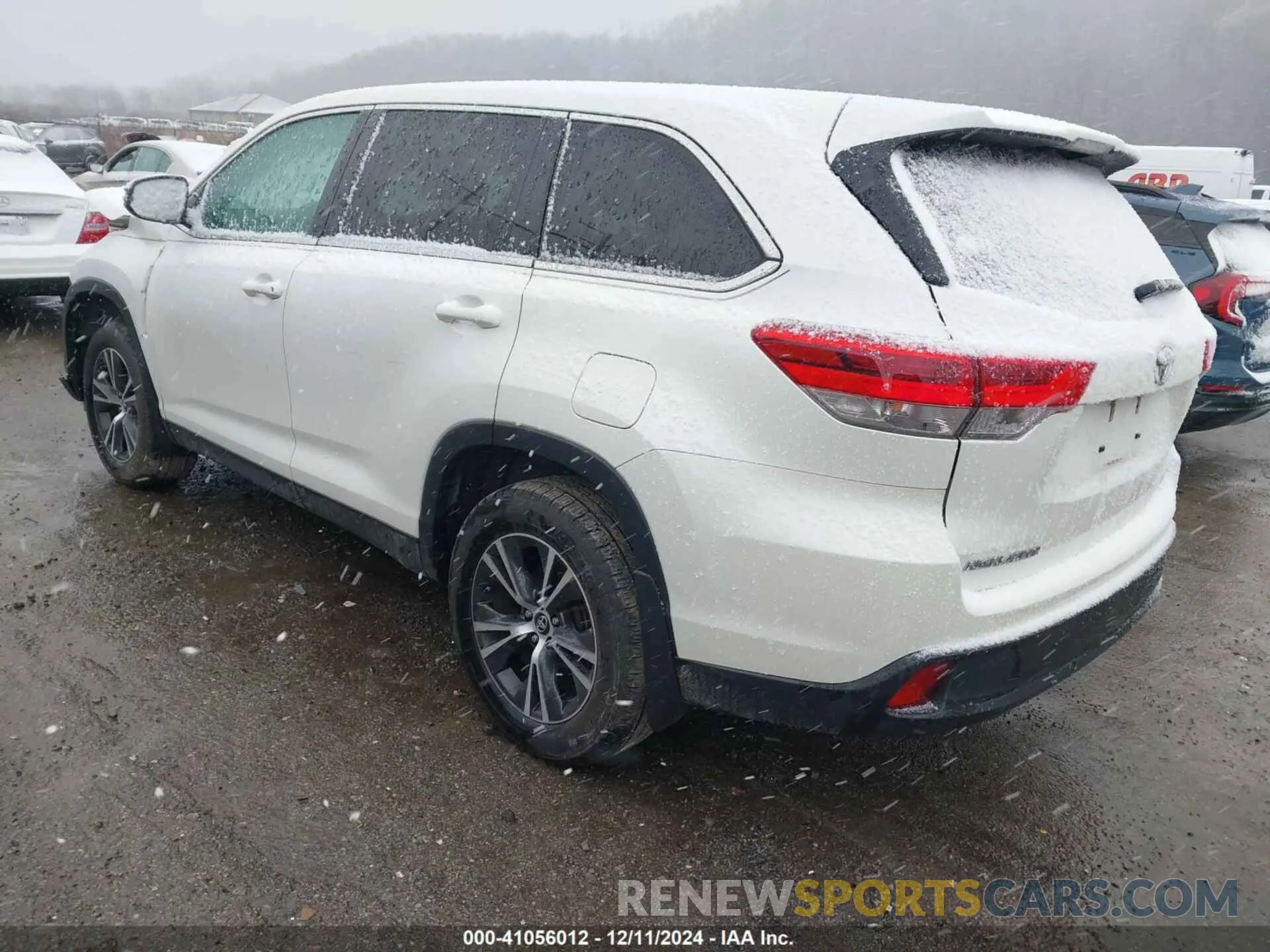 3 fotografías del automóvil dañado 5TDBZRFH8KS919017 TOYOTA HIGHLANDER 2019