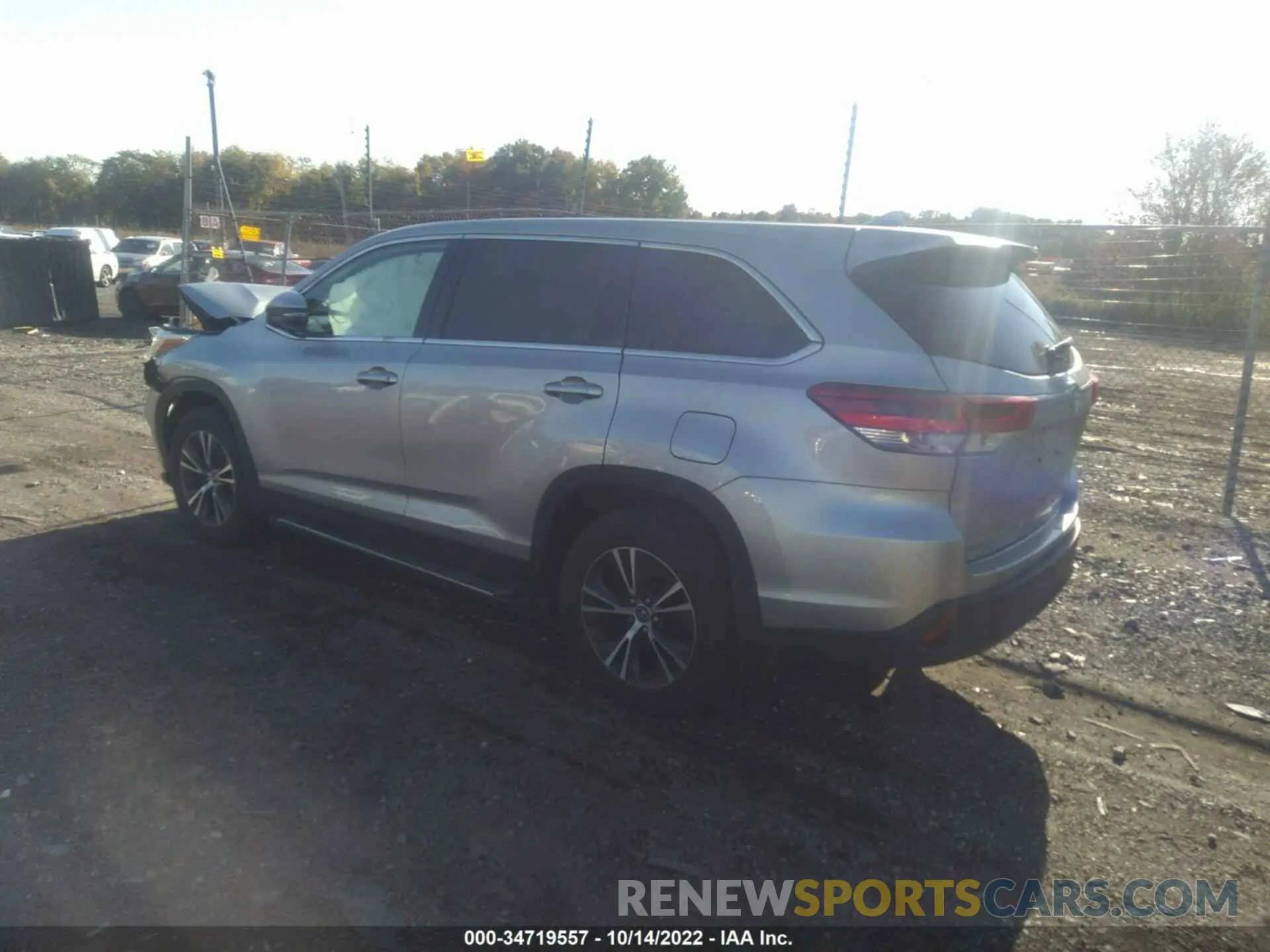 3 fotografías del automóvil dañado 5TDBZRFH8KS968492 TOYOTA HIGHLANDER 2019