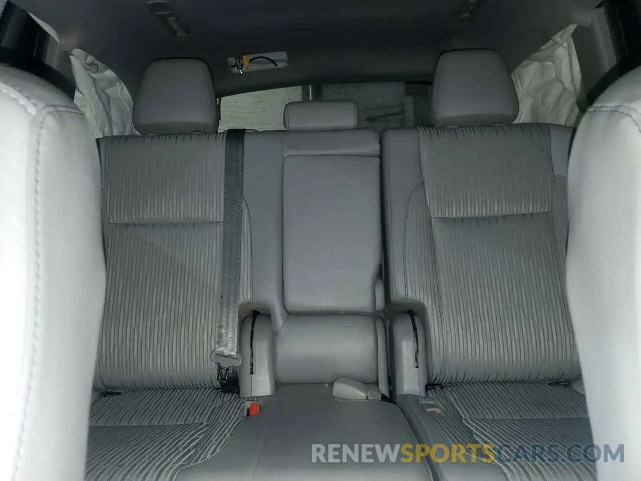 10 fotografías del automóvil dañado 5TDBZRFH9KS708649 TOYOTA HIGHLANDER 2019