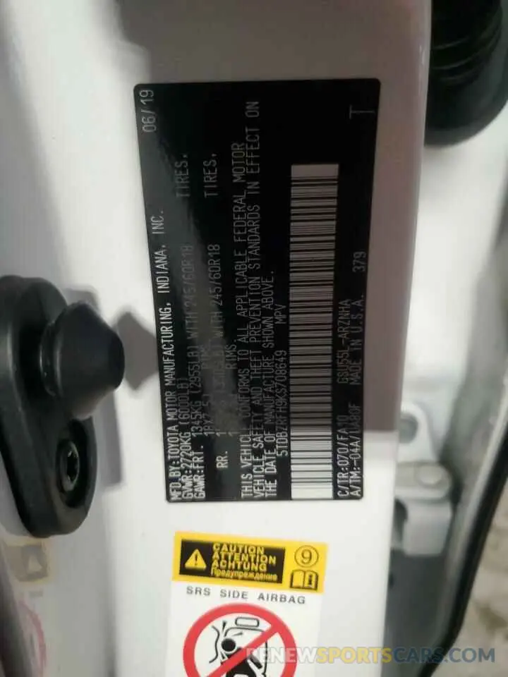 13 fotografías del automóvil dañado 5TDBZRFH9KS708649 TOYOTA HIGHLANDER 2019